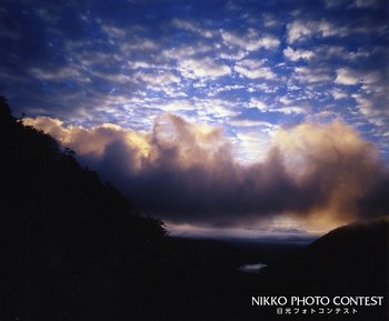 朝もやの戦場ヶ原