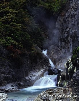 噴泉塔の渓谷